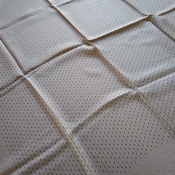 NWOT Fendi silk square scarf - Picture 4 of 9